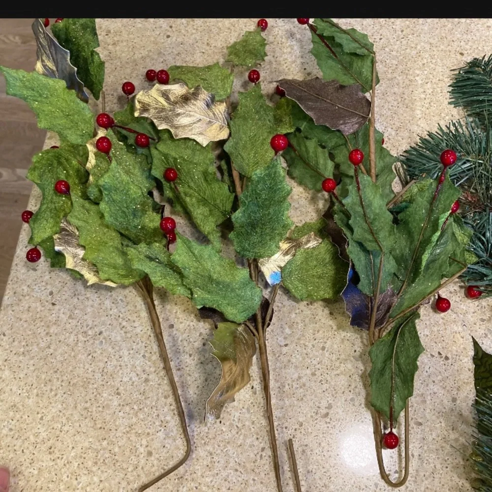 Christmas‎ Holiday Picks Sprays Wired Garland Berry Flower Holly Spruce Various